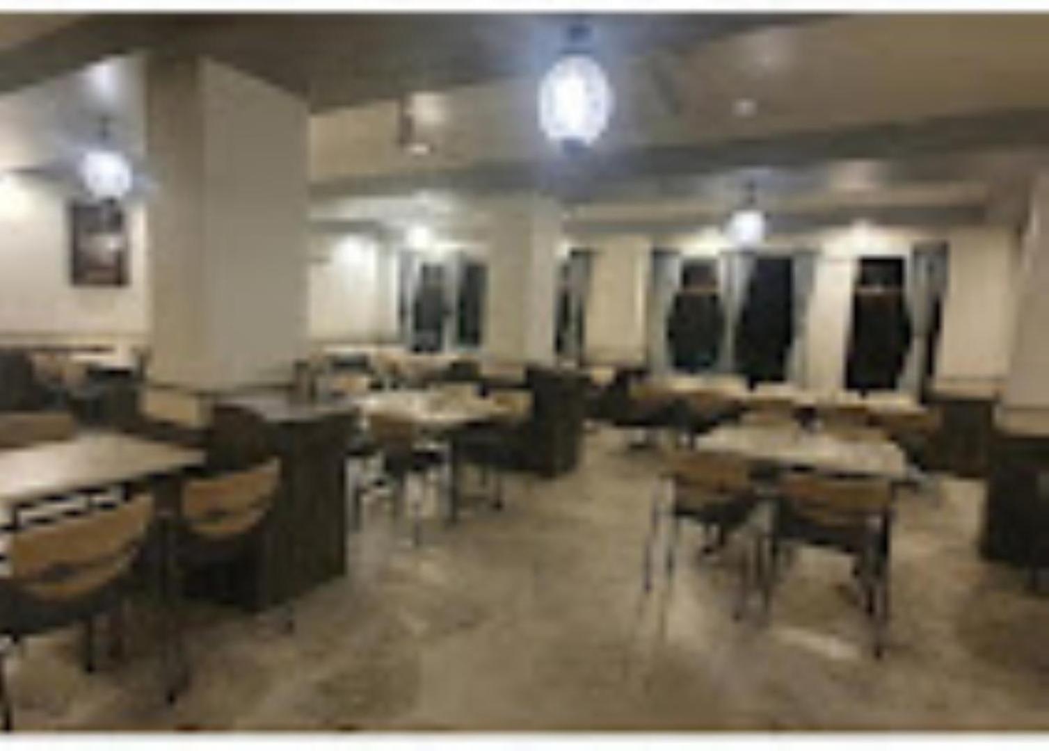Hotel Pritam Palace , Dhule ภายนอก รูปภาพ