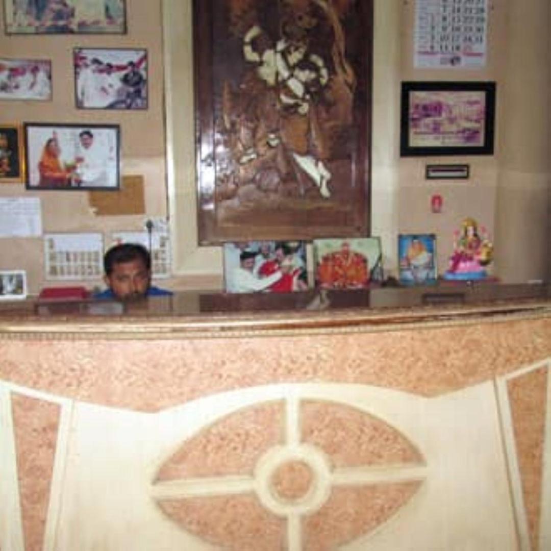 Hotel Pritam Palace , Dhule ภายนอก รูปภาพ