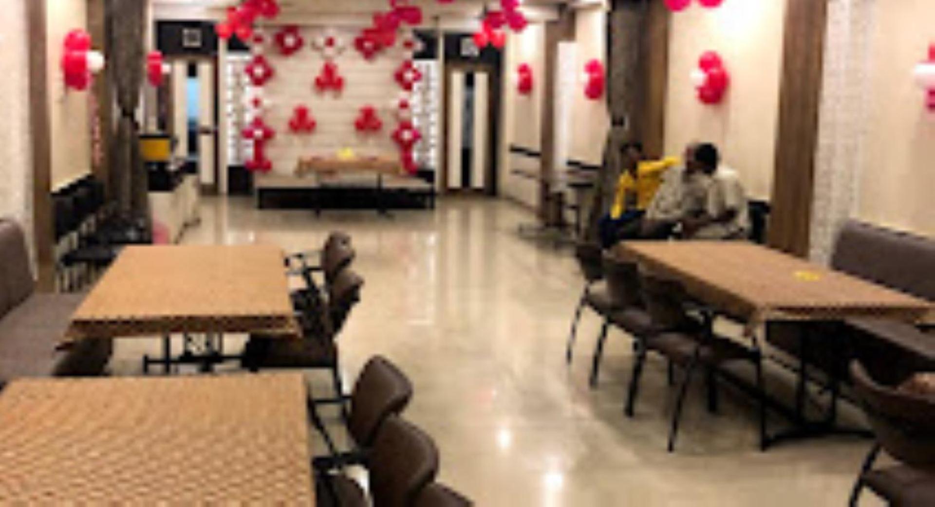 Hotel Pritam Palace , Dhule ภายนอก รูปภาพ
